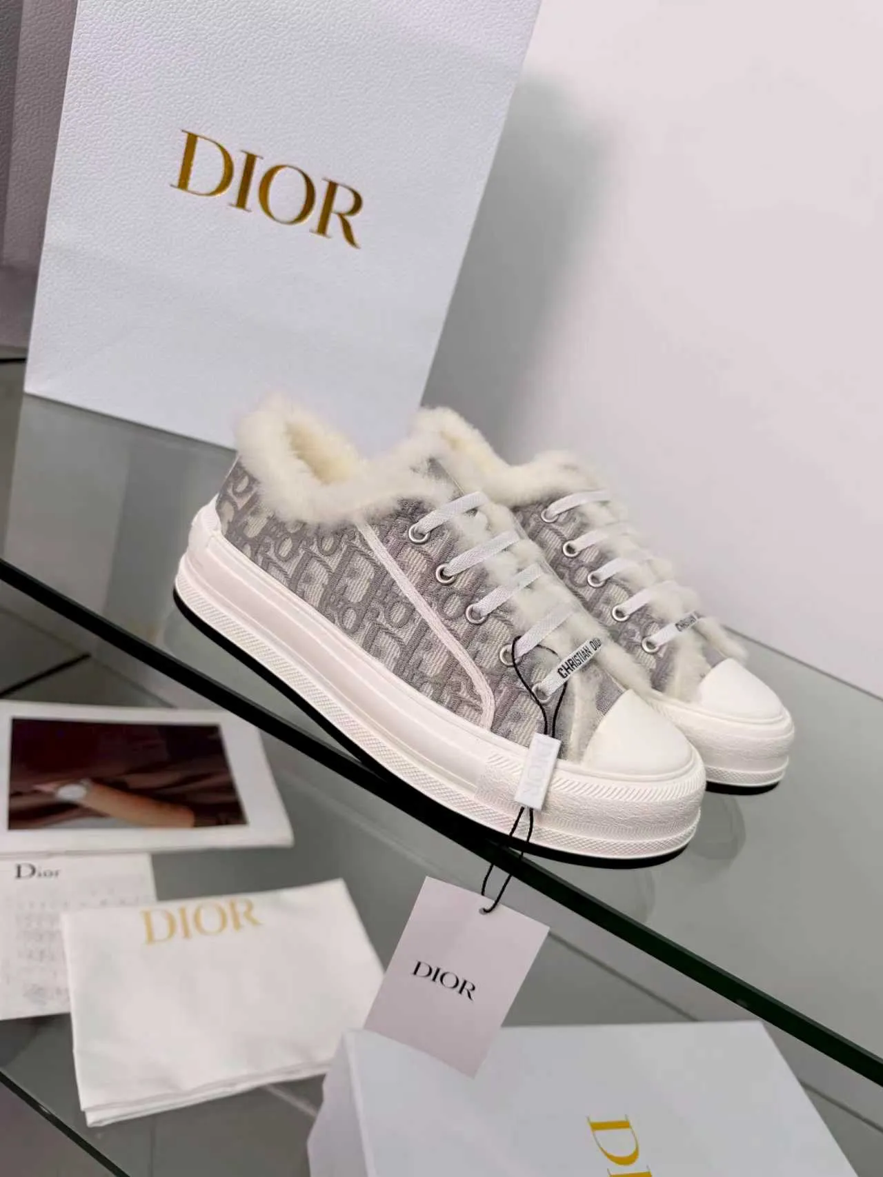 Men's men's shoes pP540! 𝐃𝐈𝐎𝐑 𝐖𝐚𝐥𝐤'𝐧 Dior Presbyopia Embroidery Wool Thick Sole Canvas Shoes Casual Sneakers (Half Flop) These Walk'n'Dior thick sole sneakers are a fashionable piece that elevates the collection. Oblique printed cotton embroidered upper with comfortable platform sole, tongue and Christian Dior Paris signature laces. Bottom thickness 4.5CM Size: Women's 35-41